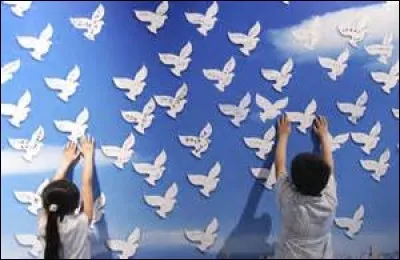 Marc Levy wrote Les enfants de la debauche ".