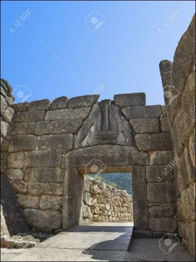 In what part of modern Greece is the ancient city of Mycenae located?