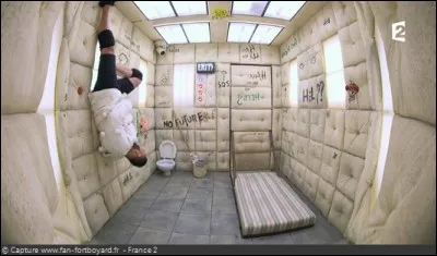 What should the candidate wear in this new test called L'Asile?