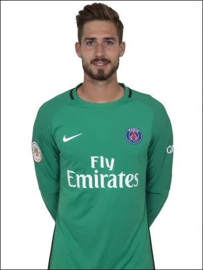What is the first name of Trapp, a player who played for PSG during the 2016 - 2017 season?
