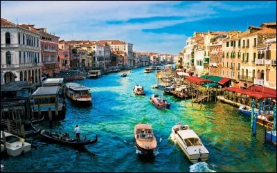 Fratelli d'Italia is the country's national anthem.