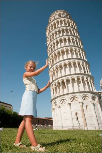 The Leaning Tower of Pisa was built by Giorgio Vasari.