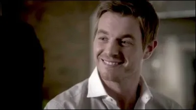 How does Eddie sacrifice himself?