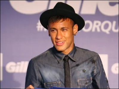 Where did Neymar Jr. sign for 222 million euros?