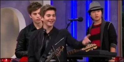 In Max's rock band, which of them has a soft spot for Barbra Thunderman?