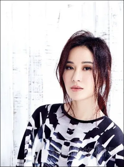 Who was elected the most beautiful Chinese woman in the world in 1999 ?