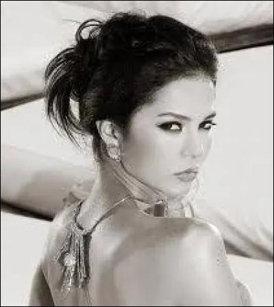 Who was elected most beautiful woman in Latin America of the year 2000 ?