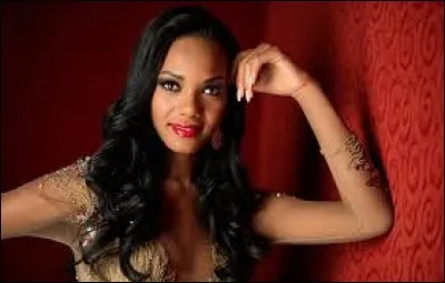 Who was elected most beautiful woman in Angola of the year in 2014 ?