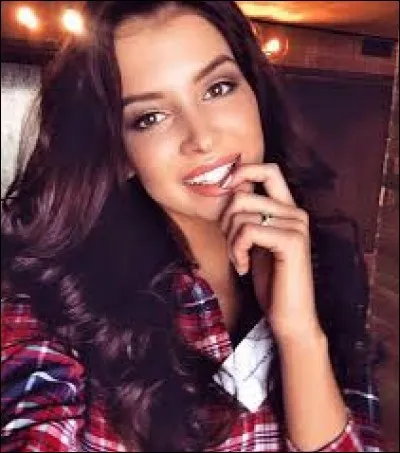 Who was elected most beautiful woman in Russia of the year in 2015 ?