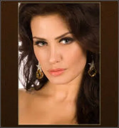 Who was elected most beautiful woman in Russia of the year in 2009 ?