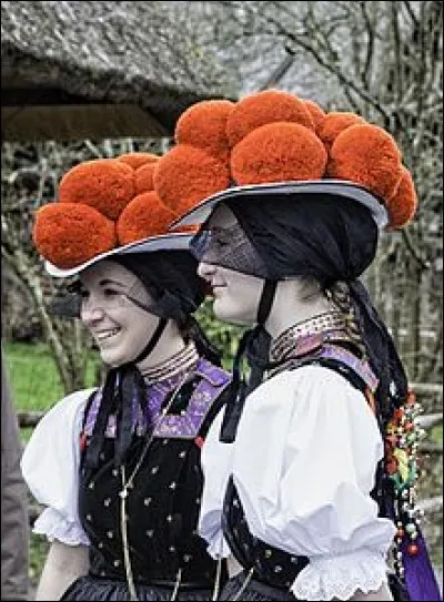 What is the name of this headgear ?