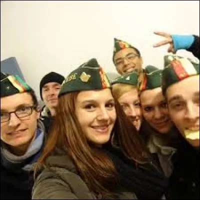 What is the name of this headgear ?