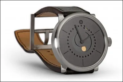 How many parts comprise the Moonphase mechanics in the ochs and junior Moonphase?