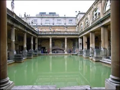 Did people eat food wjen they went to the Roman Baths