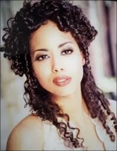 Who was chosen as the most beautiful woman swimsuit in 2004 ?