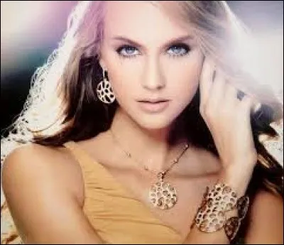 Who won this beauty contest in 2012 ?