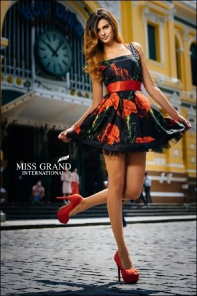 Who is this candidate and which country is she representing ?