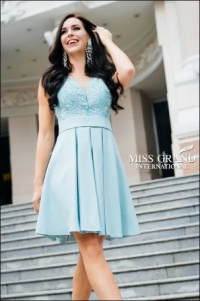 Who is this candidate and which country is she representing ?