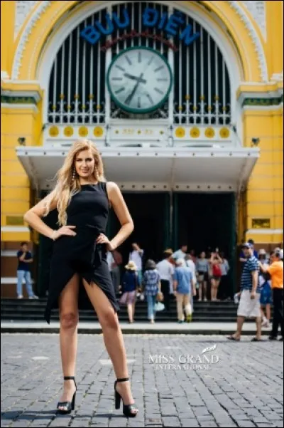 Who is this candidate and which country is she representing ?