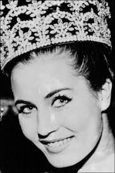 Who was elected most beautiful woman on Netherlands in 1962 ?