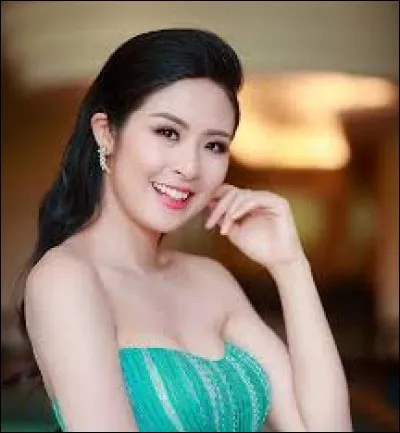 Who was elected most beautiful woman in Vietnam in 2010 ?