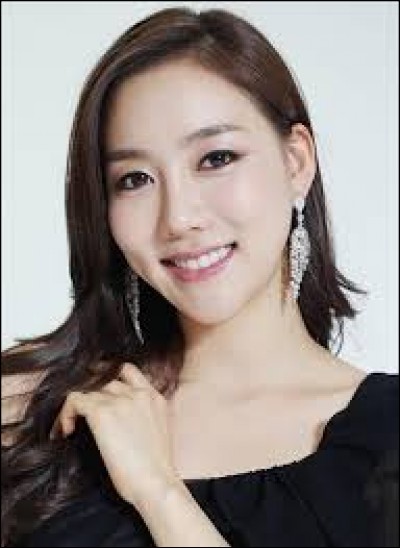 Who was elected as the most beautiful woman on South Korea in 2011 ?