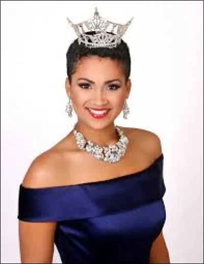 Who was elected most beautiful woman on Kentucky in 2015 ?