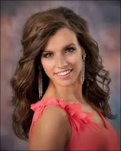 Who was elected most beautiful woman on Maine in 2014 ?