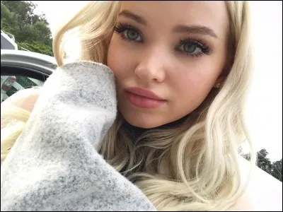 What year does she start to be an actress ?