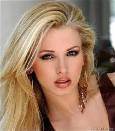 Who was elected most beautiful woman on Missouri in 2002 ?