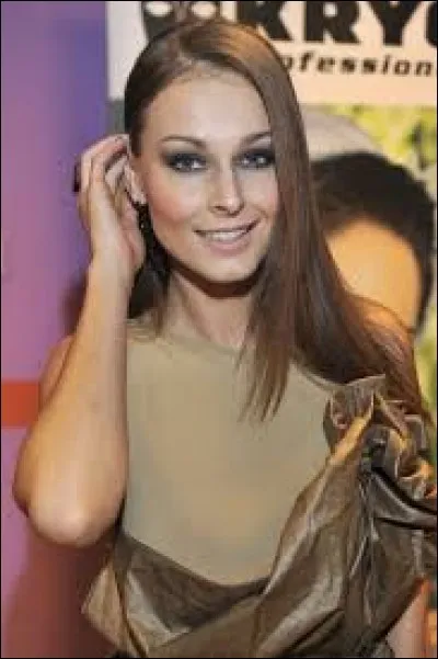 Who was elected most beautiful woman on Poland in 2004 ?