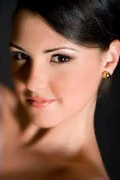 Who was elected most beautiful woman on Spain in 2004 ?