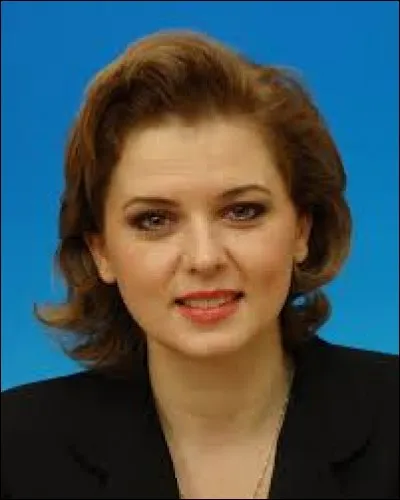 Who was named most beautiful woman on Romania in 1994 ?