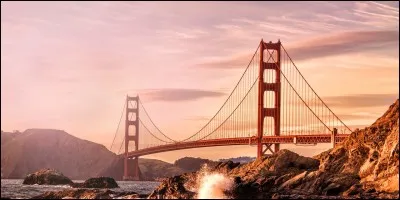 San Francisco is famous for its permanent fog, the iconic Golden Gate Bridge, Cable Cars and colorful Victorian houses. It is of course: