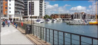 I'll take you on a tour of Southampton. Find the country!