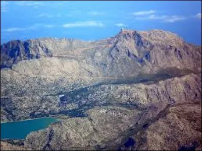 What is the name of this Majorcan peak, which rises to an altitude of 1,455 metres?