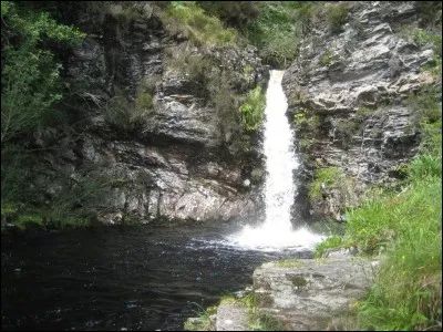 What is the name of the waterfall in Kinlochleven?