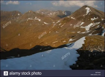 How many Munros surround Kinlochleven?