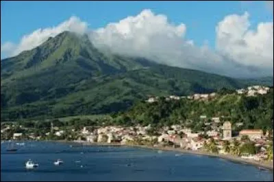 On which island is montagne Pelee located?
