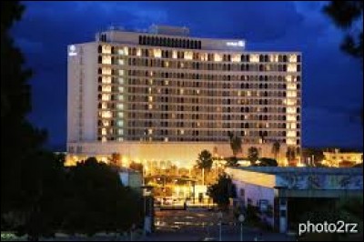 What is the name of this foreign hotel located in Algeria ?