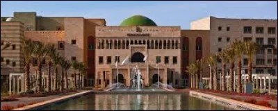 What is the name of this foreign hotel located in Algeria ?