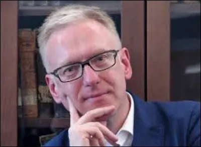 What is the name of this author ?