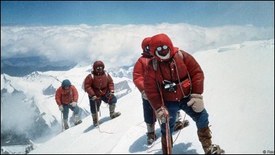 How many bodies are there approximately on Mount Everest?