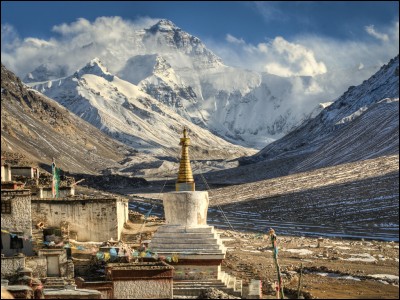 Natives of Tibet call Mount Everest Chomolungma. What does it mean?