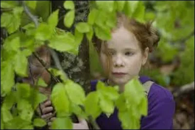 Complete the title of the Luc Jacquet film Le _____et l'Enfant .