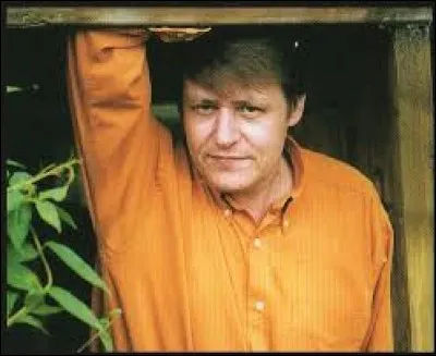 What is the name of the author who won the award in 1995 ?