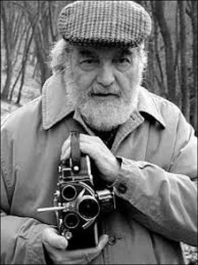 What is the name of this author ?