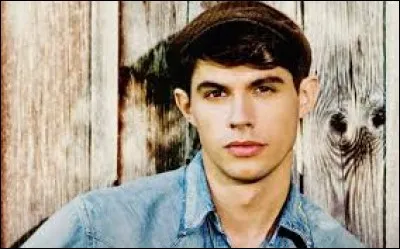 What is the name of the winner of the edition 2015 ?