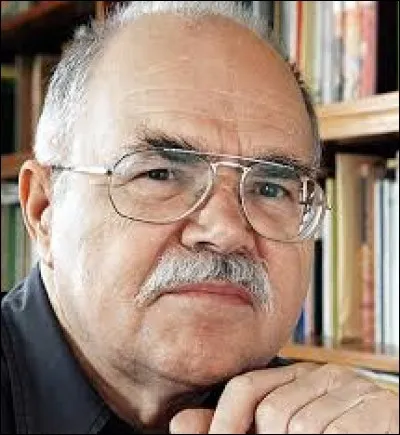 What is the name of this author ?