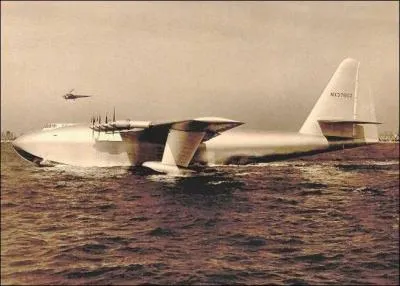 To which American billionaire, officially born on December 24, 1905, do we owe the manufacture of the "Spruce Goose", the largest airplane ever built?